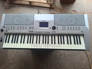 Keyboard Yamaha S500
