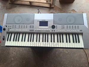 Keyboard Yamaha S500
