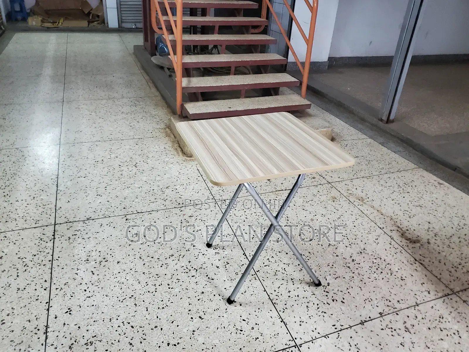 Simple Foldable Reading Table