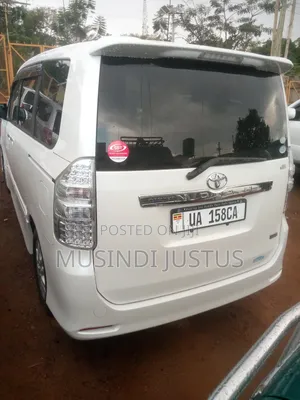 Toyota Noah 2012 White