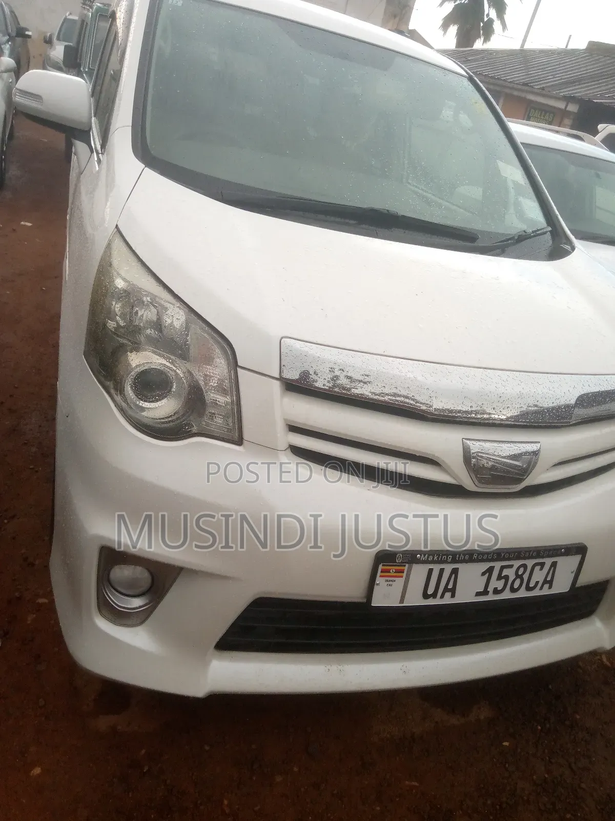 Toyota Noah 2012 White