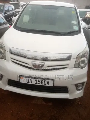 Toyota Noah 2012 White