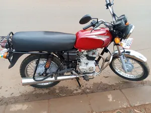 Bajaj Boxer 100 2024 Red