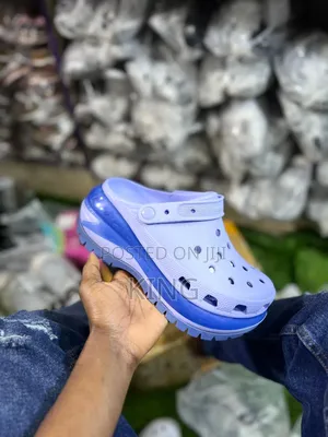 Lux Unisex Mega Crush Crocs