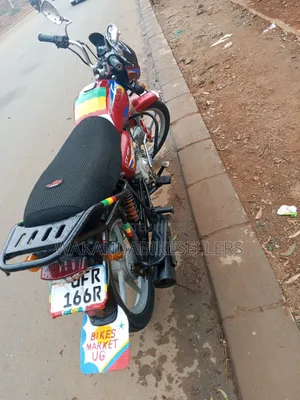 Bajaj Boxer 100 2022 Red
