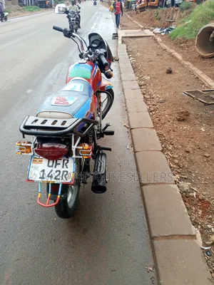 Bajaj Boxer 100 2022 Red