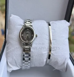 Daniel Wellington Women's Wrist Analog Time Piece With Bracelet Silver