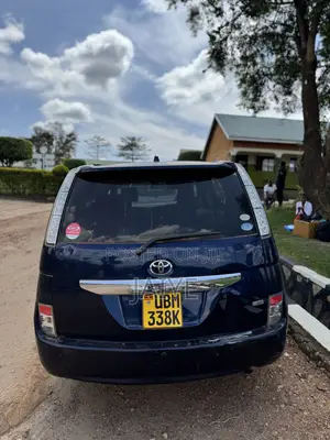 Toyota ISIS 1.8 G 2WD 2011 Blue