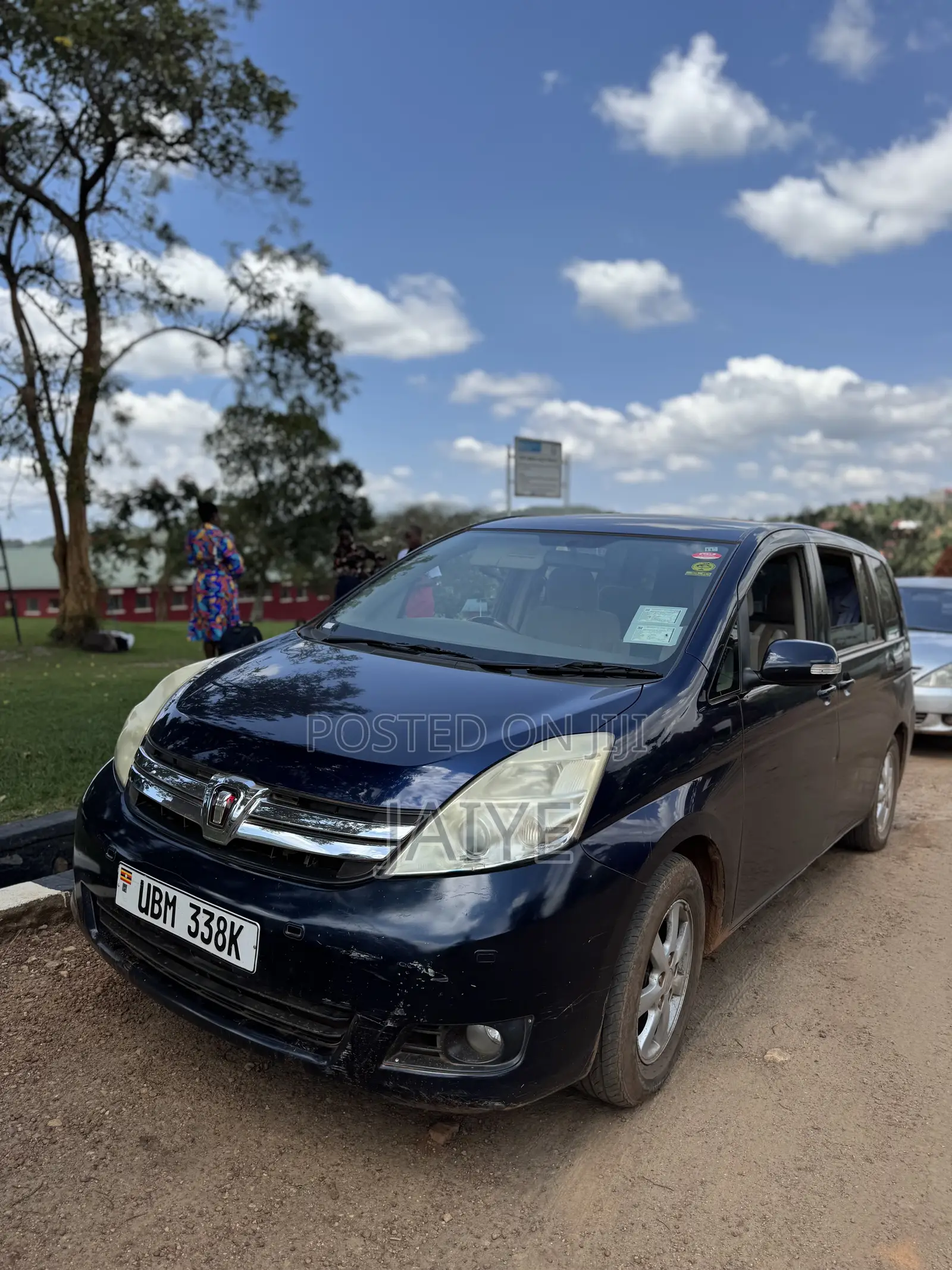 Toyota ISIS 1.8 G 2WD 2011 Blue