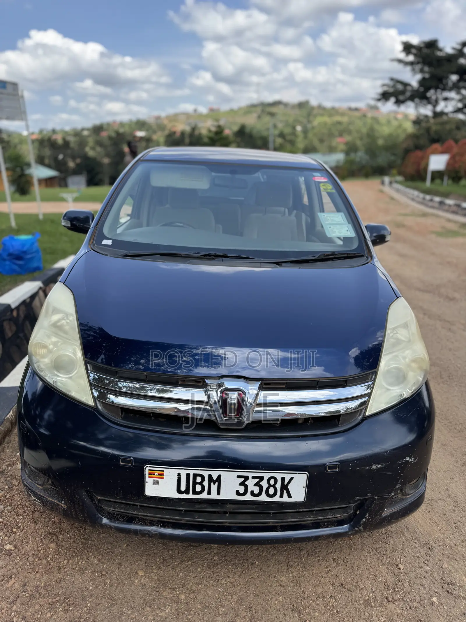 Toyota ISIS 1.8 G 2WD 2011 Blue