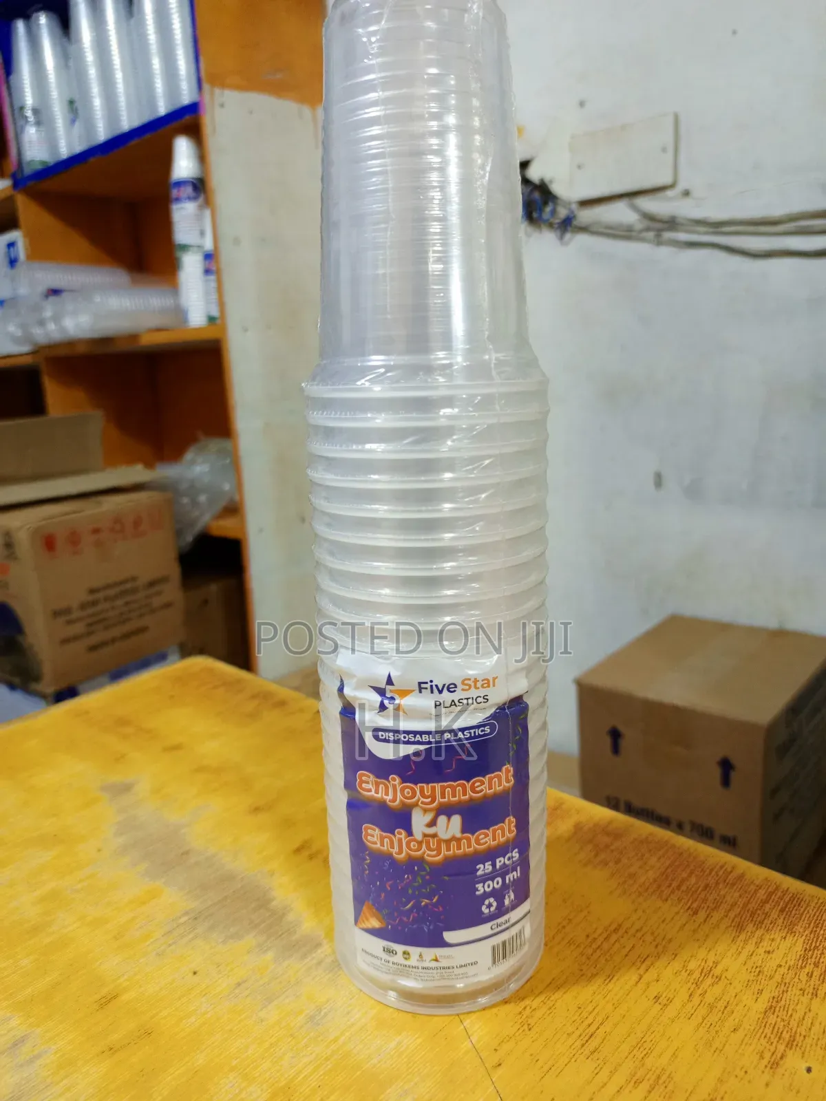25pcs Five Star Plastics Disposable Cups With Covers (300ml)