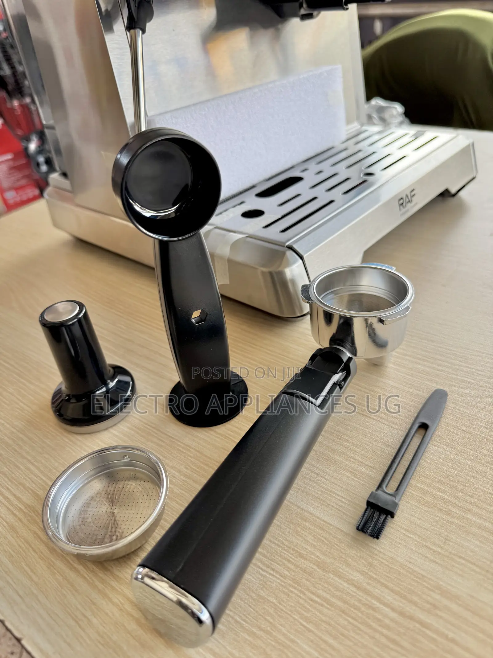 Raf Coffee Maker 2-in-1 Coffee Bean Grinder and Espresso Machine.