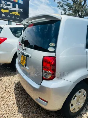 Toyota Corolla Rumion 2011 Silver