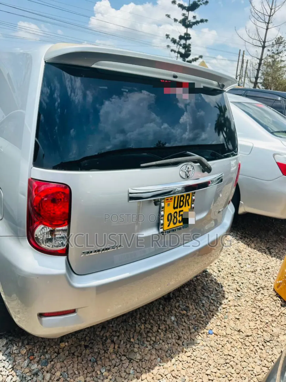 Toyota Corolla Rumion 2011 Silver