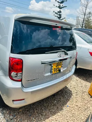 Toyota Corolla Rumion 2011 Silver