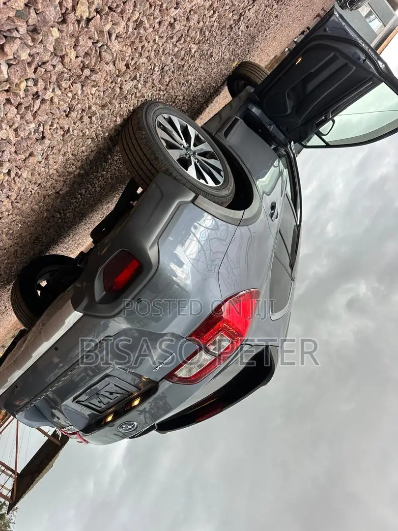 Subaru Outback 2.5i Premium AWD 2016 Gray