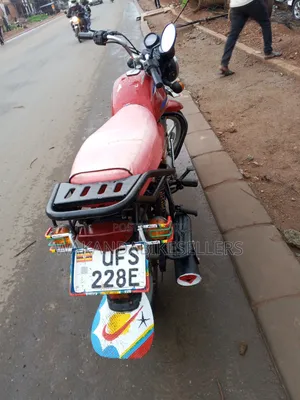 Bajaj Boxer 125 2022 Red