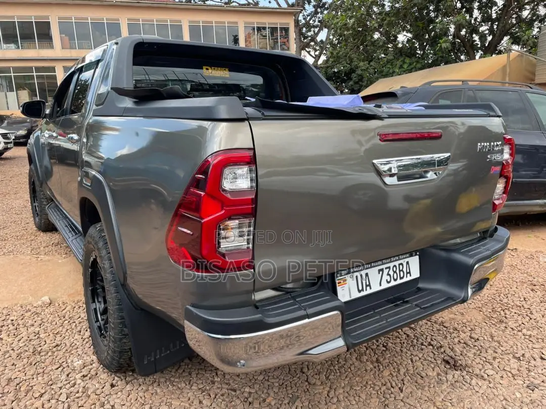 Toyota Hilux SR5+ 4x4 2017 Brown