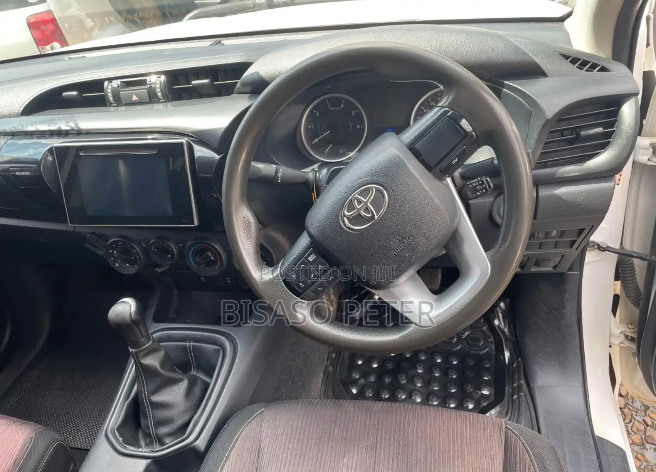 Toyota Hilux 2017 White