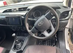 Toyota Hilux 2017 White