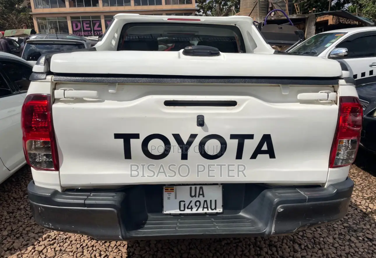 Toyota Hilux 2017 White