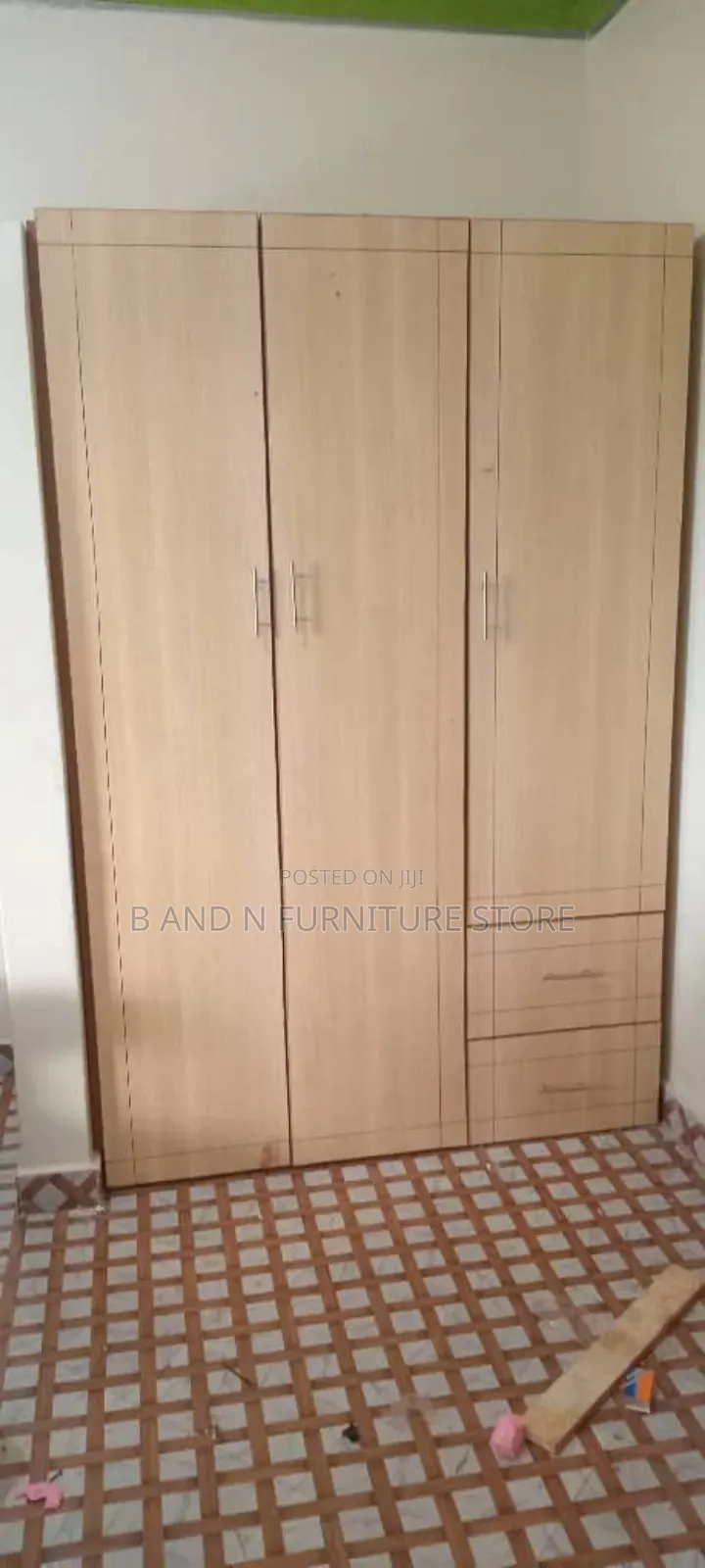 Extensive Wardrobe 5 by 8 FTS 40cms