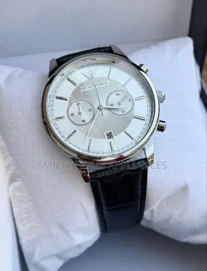 Vintage Emporio Armani Men's Classy Analog Wrist Time Piece