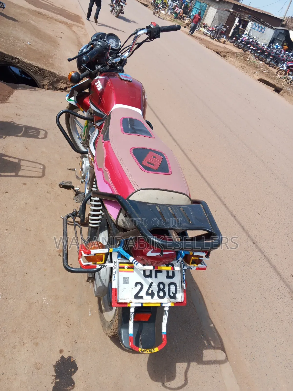 TVS HLX 125 2022 Red