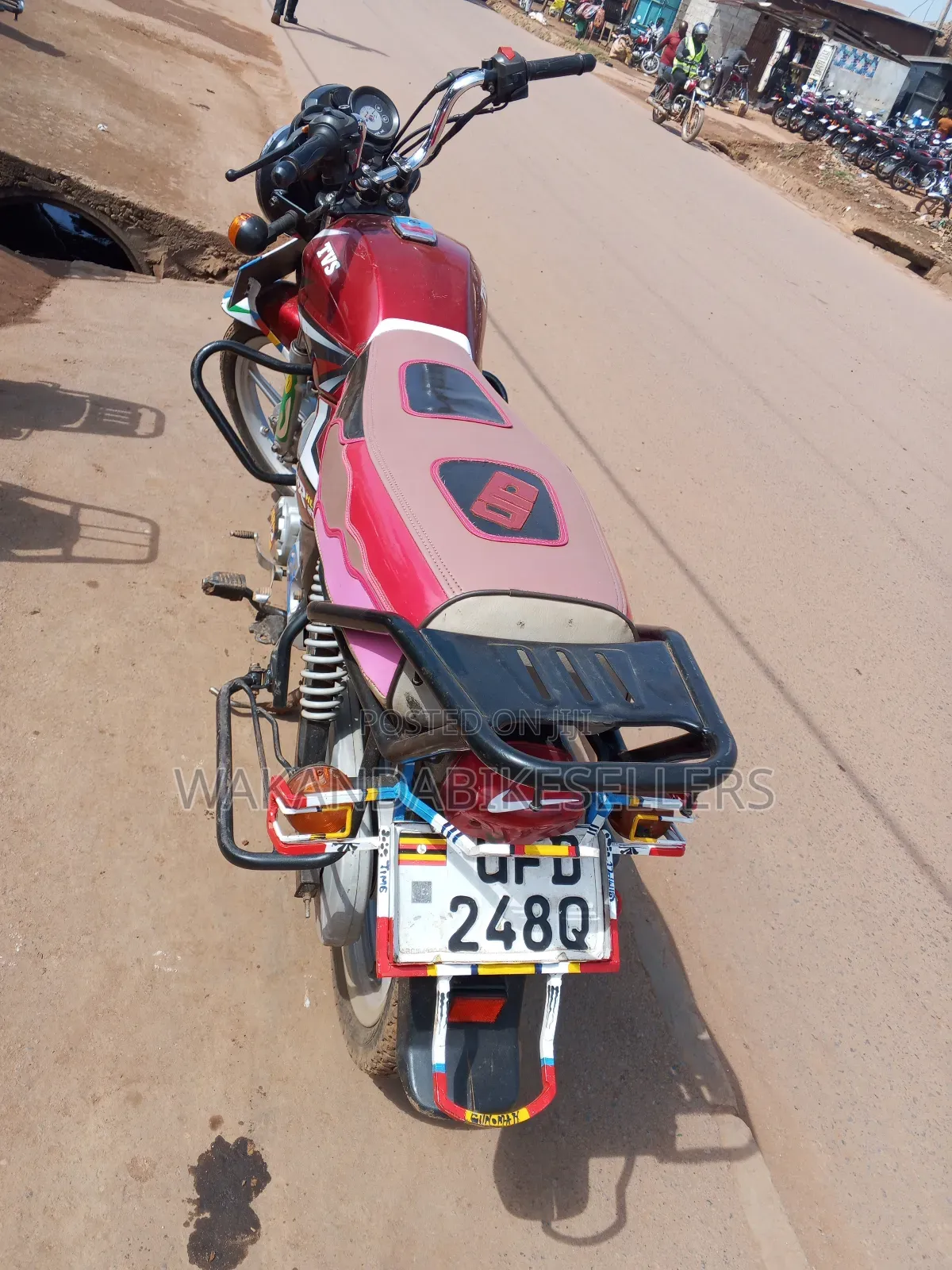 TVS HLX 125 2022 Red