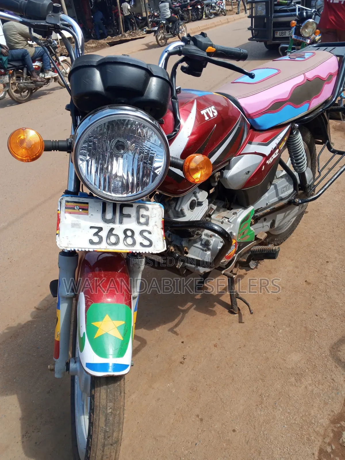 TVS HLX 125 2022 Red