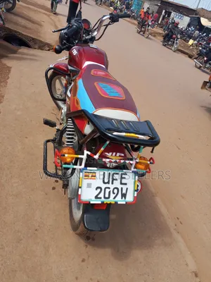 TVS HLX 125 2022 Red