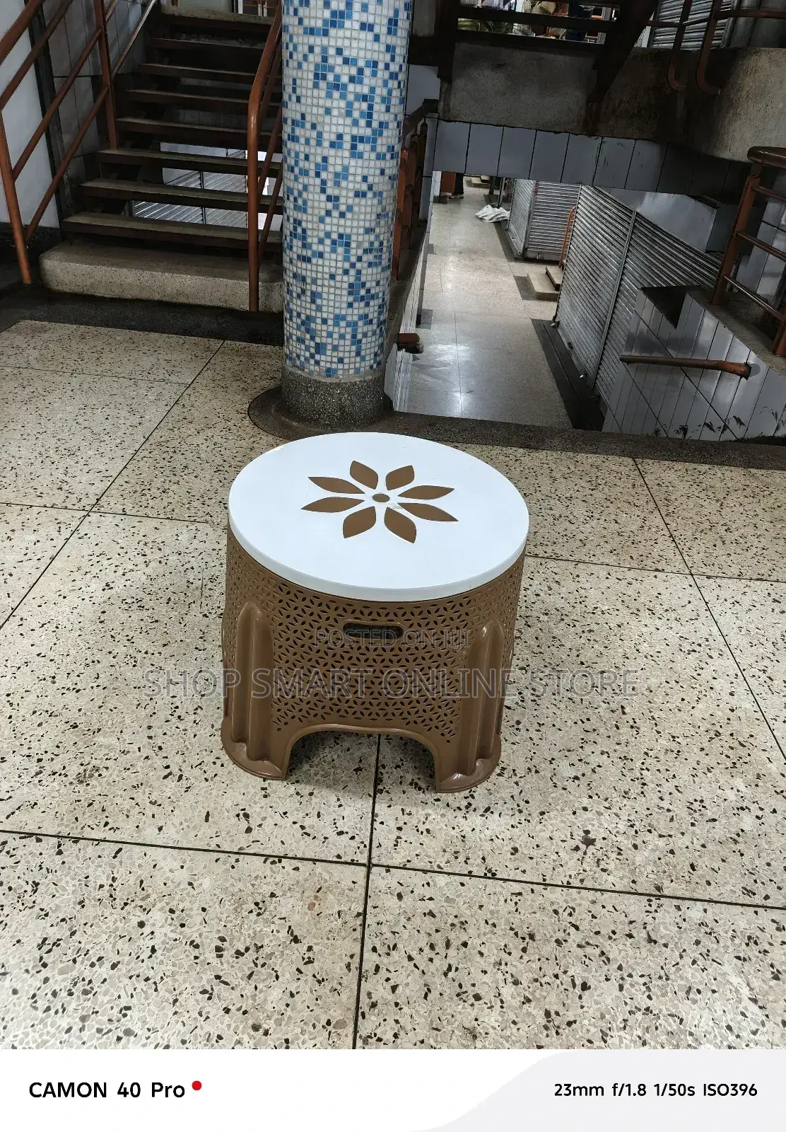 Modern Plastic Table Modern Plastic Table (Round Medium)