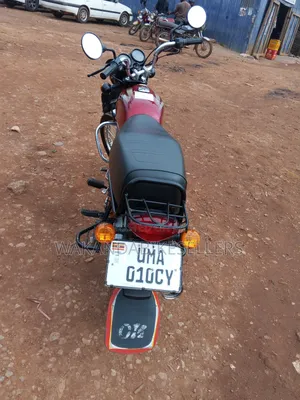 Bajaj Boxer 100 2025 Red