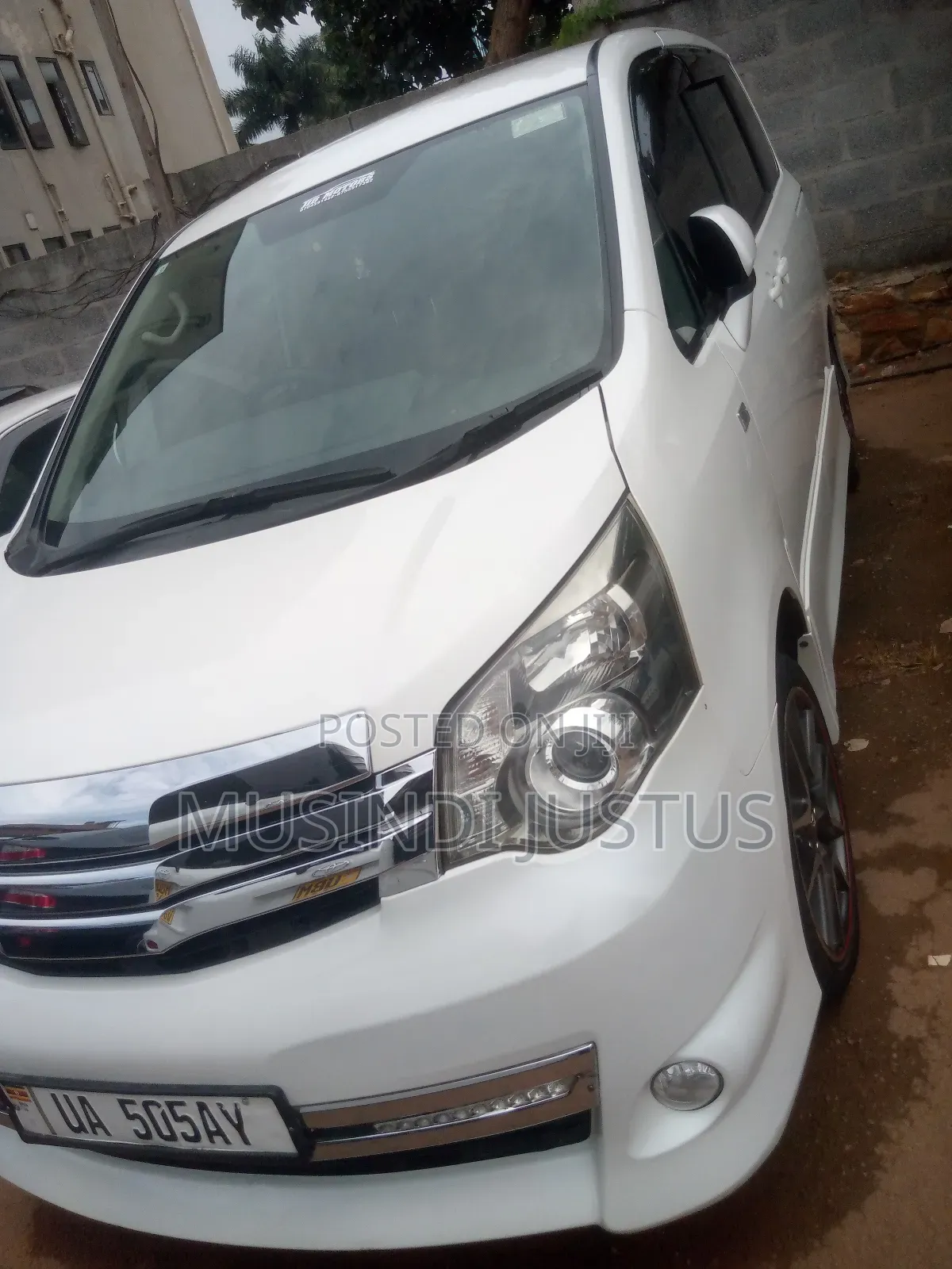 Toyota Noah 2011 White