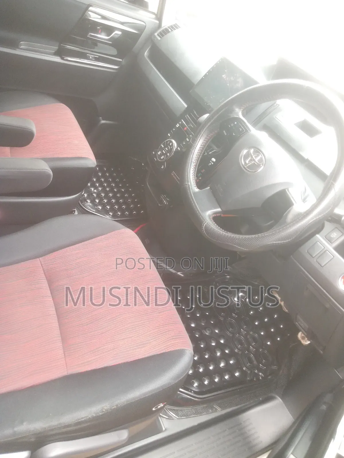 Toyota Noah 2011 White