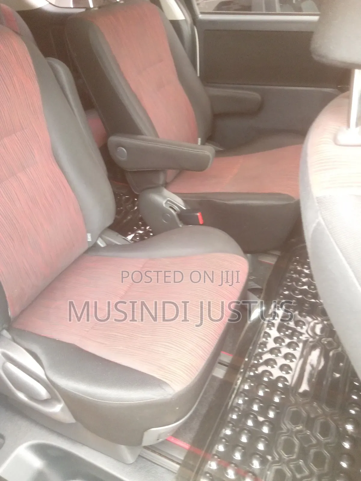 Toyota Noah 2011 White