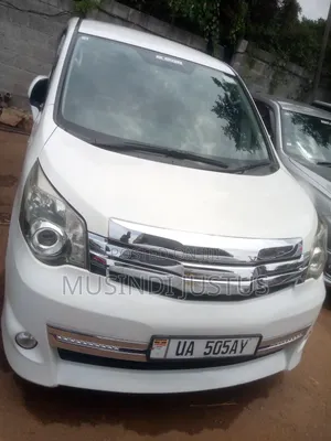 Toyota Noah 2011 White