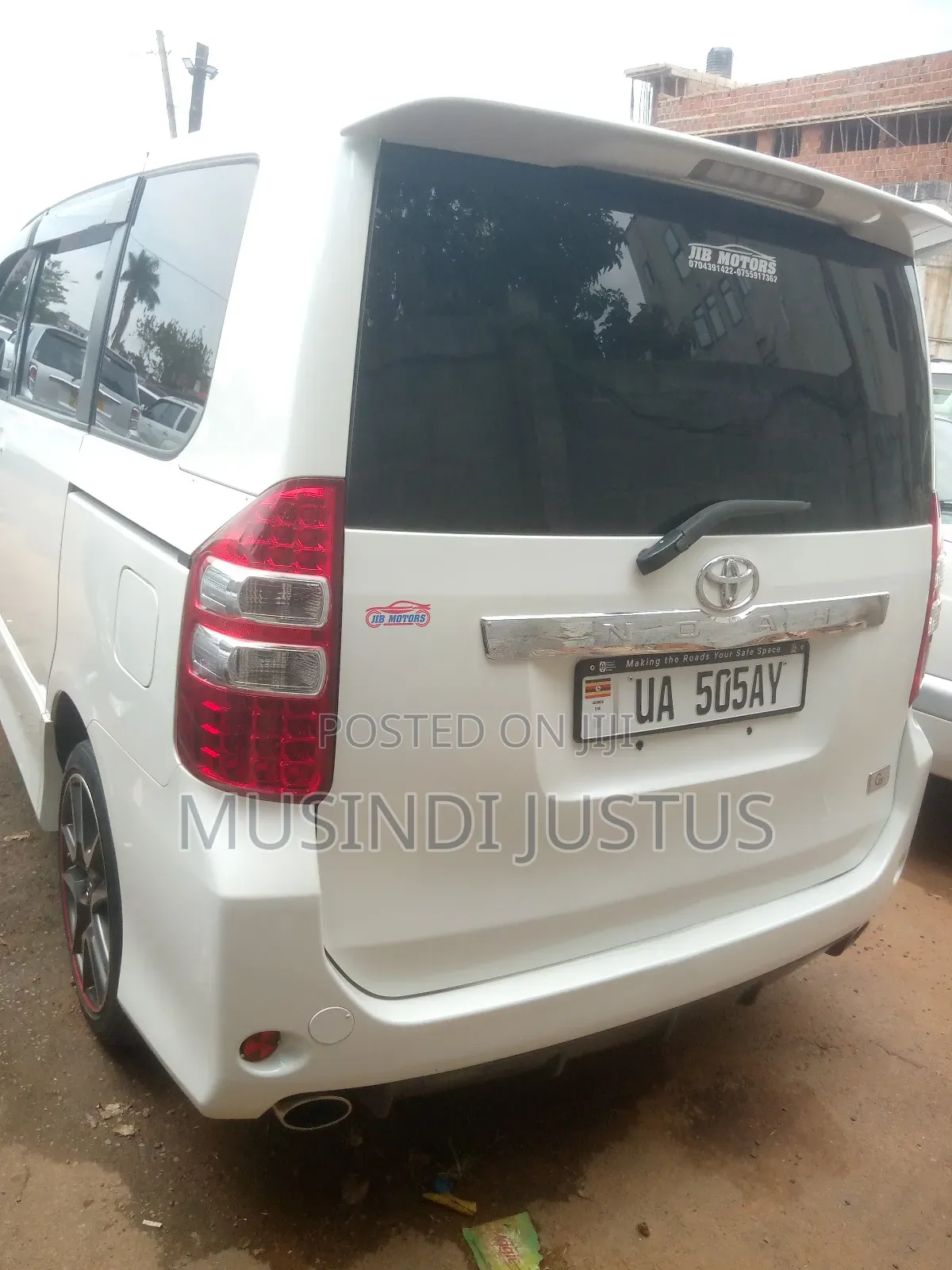 Toyota Noah 2011 White