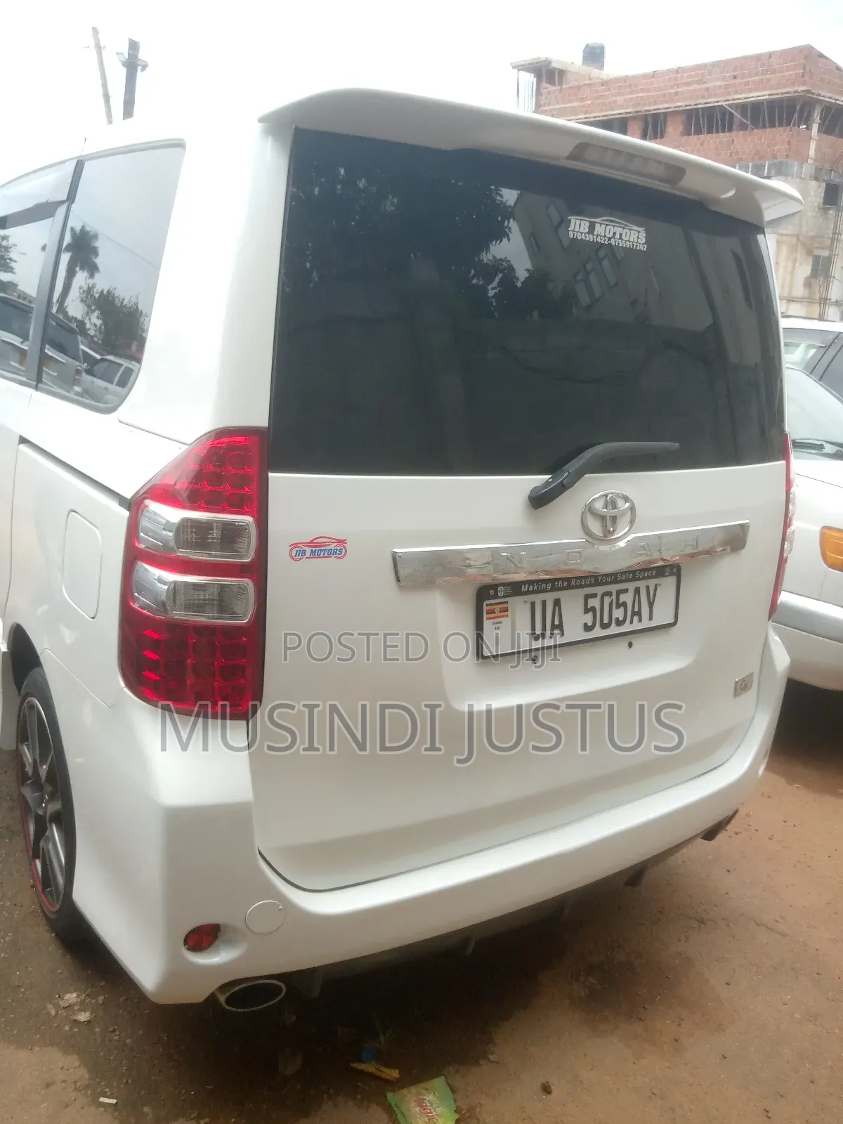 Toyota Noah 2011 White