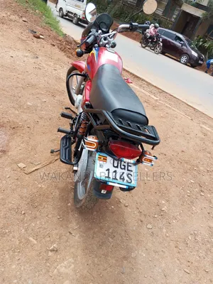 Bajaj Boxer 125 2024 Red