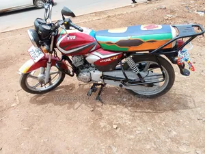 TVS HLX 125 2022 Red