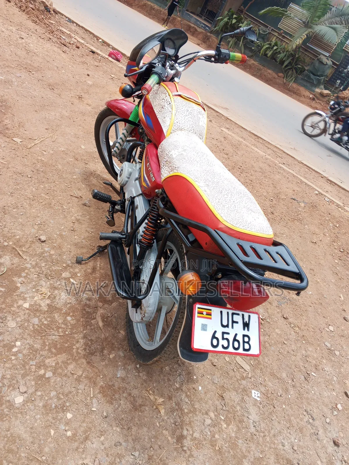 Bajaj Boxer 125 2023 Red