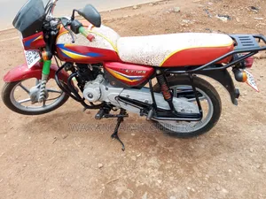 Bajaj Boxer 125 2023 Red