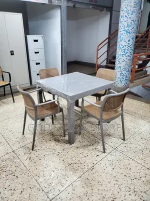 90cm×90cm Plastic Table and Chairs (Gray)