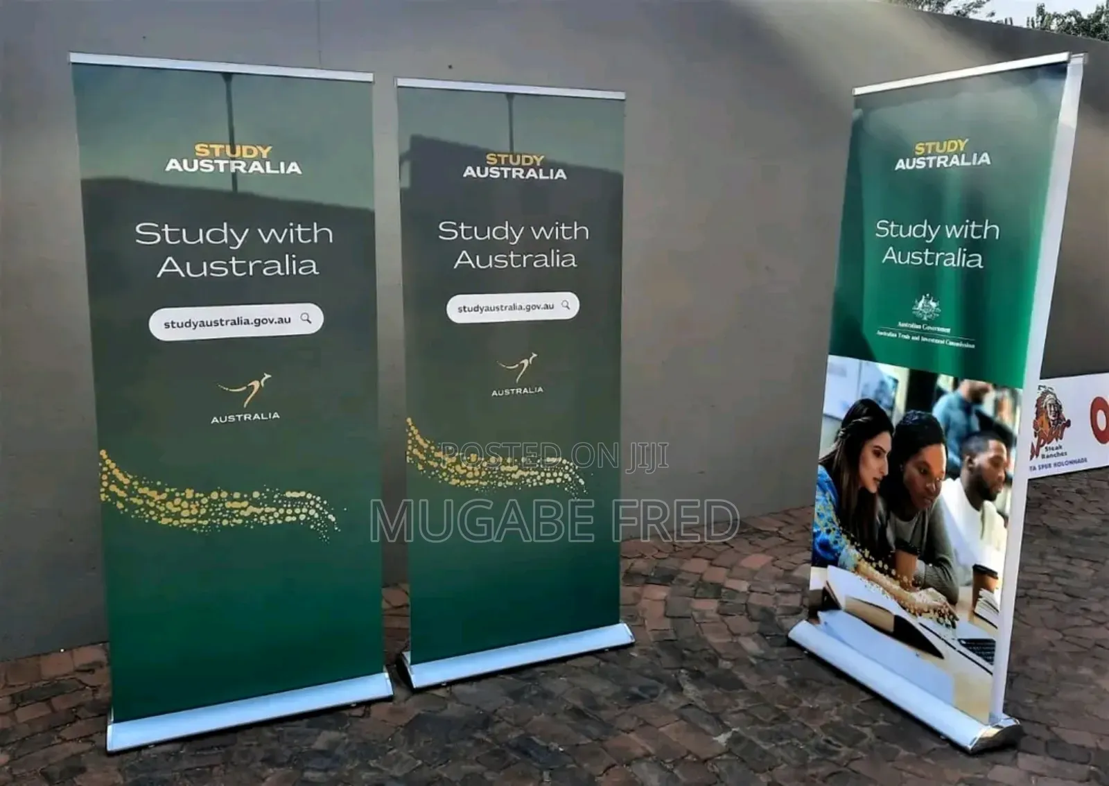 Roll Up Banner Pull Up