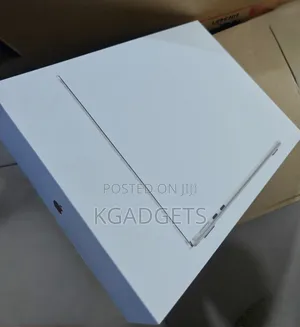 New Laptop Apple MacBook Air 2025 M4 13-inch 16GB Apple M4 SSD 512GB