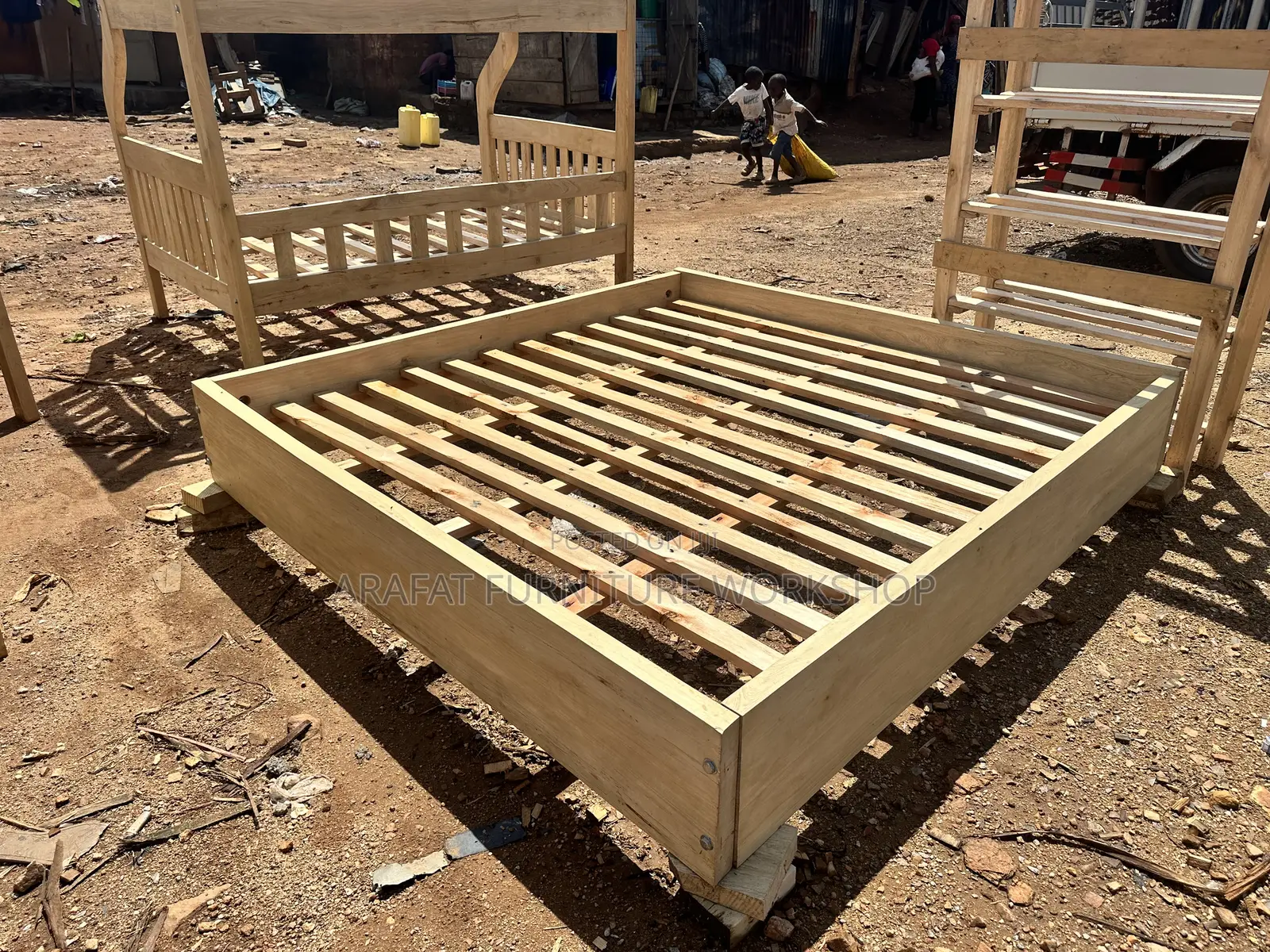 Solid 5/6 Platform Modern Box Bed