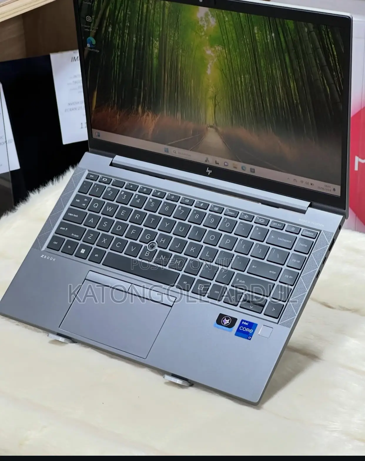 New Laptop HP ZBook Firefly G8 32GB Intel Core I7 SSD 512GB