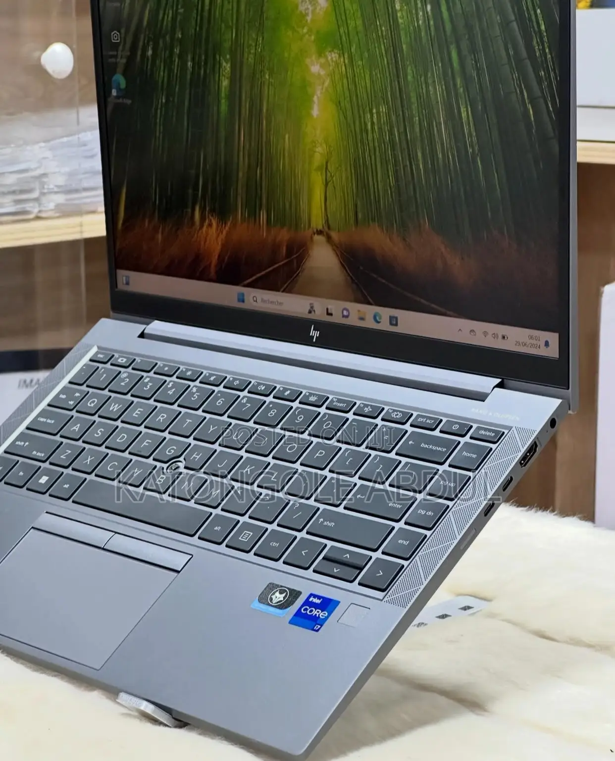 New Laptop HP ZBook Firefly G8 32GB Intel Core I7 SSD 512GB