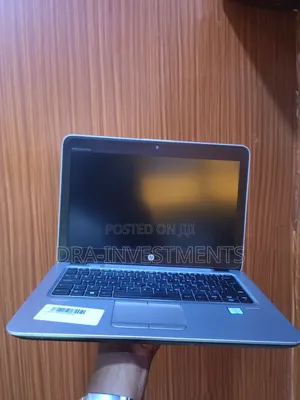 Laptop HP EliteBook 820 G3 8GB Intel Core I7 HDD 500GB